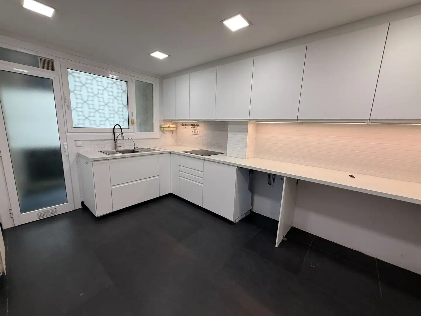 Cocina de Piso de alquiler en Barcelona con Aire acondicionado y Calefacción