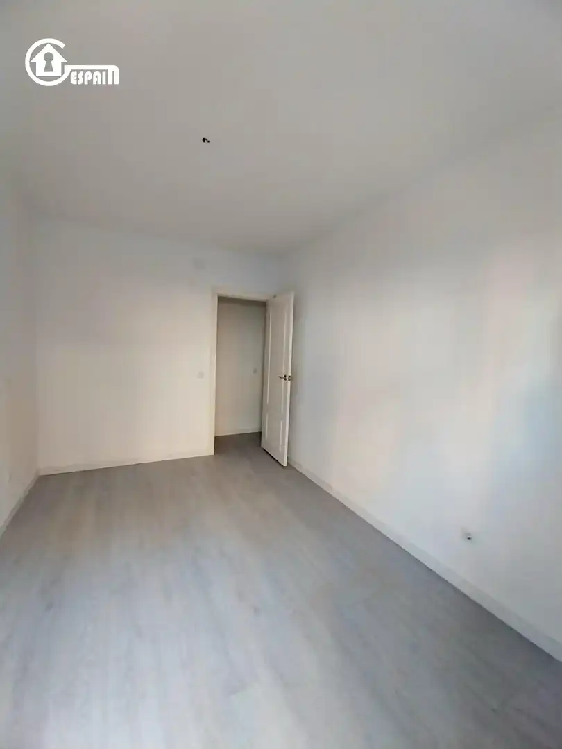 Bedroom of Flat for sale in Madrid  with Air Conditioner, Heating and Terrace