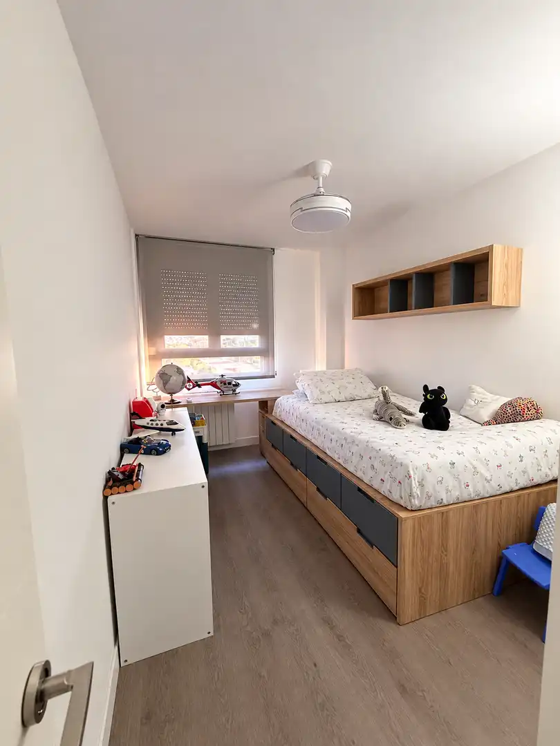 Bedroom of Flat for sale in  Valencia Capital  with Air Conditioner, Terrace and Swimming Pool