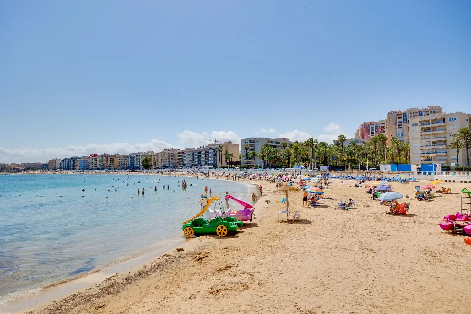 Vista exterior de Pis en venda en Torrevieja amb Aire condicionat, Terrassa i Moblat