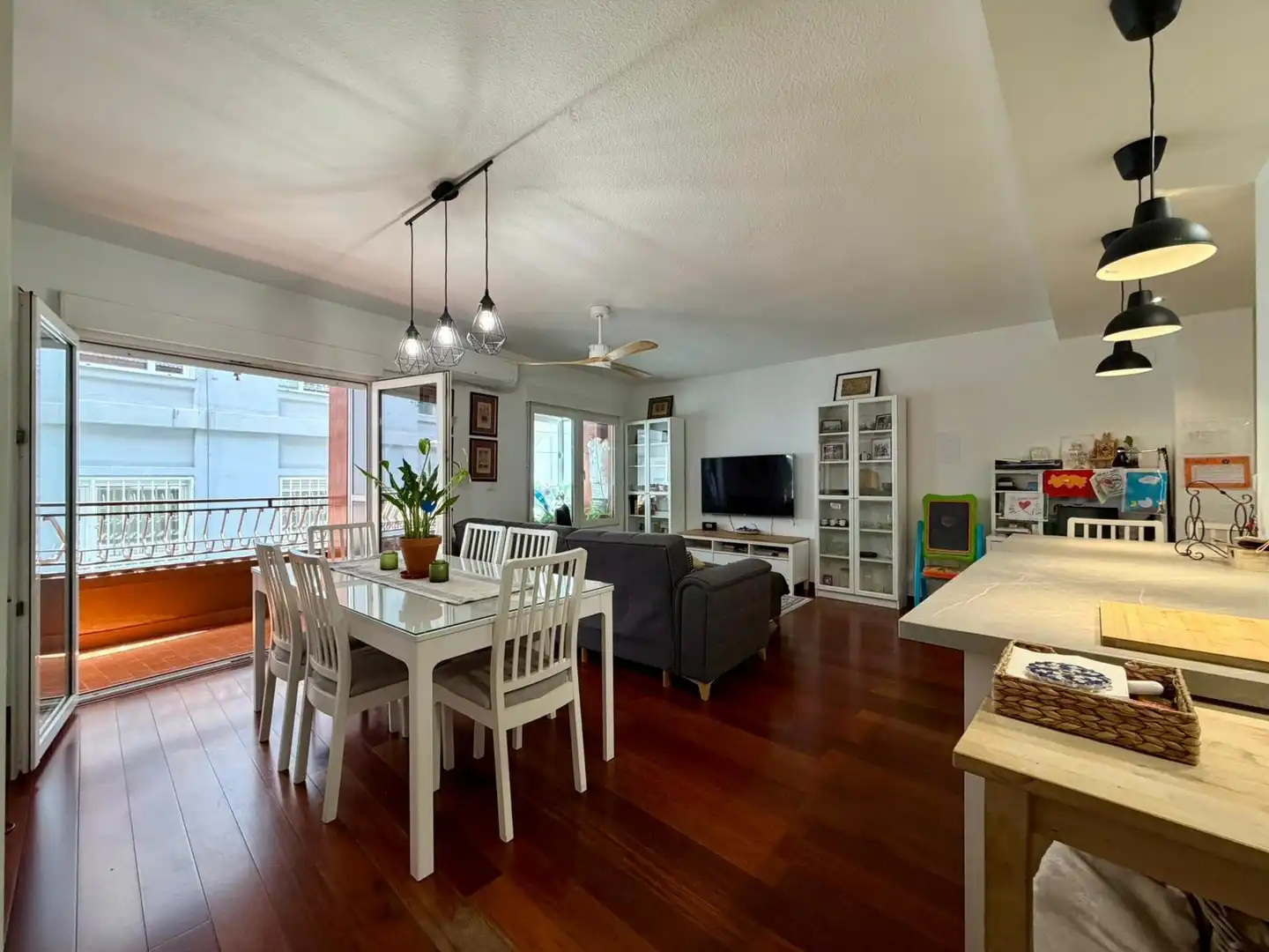 Dining room of Flat for sale in  Granada Capital  with Air Conditioner, Parquet flooring and Balcony