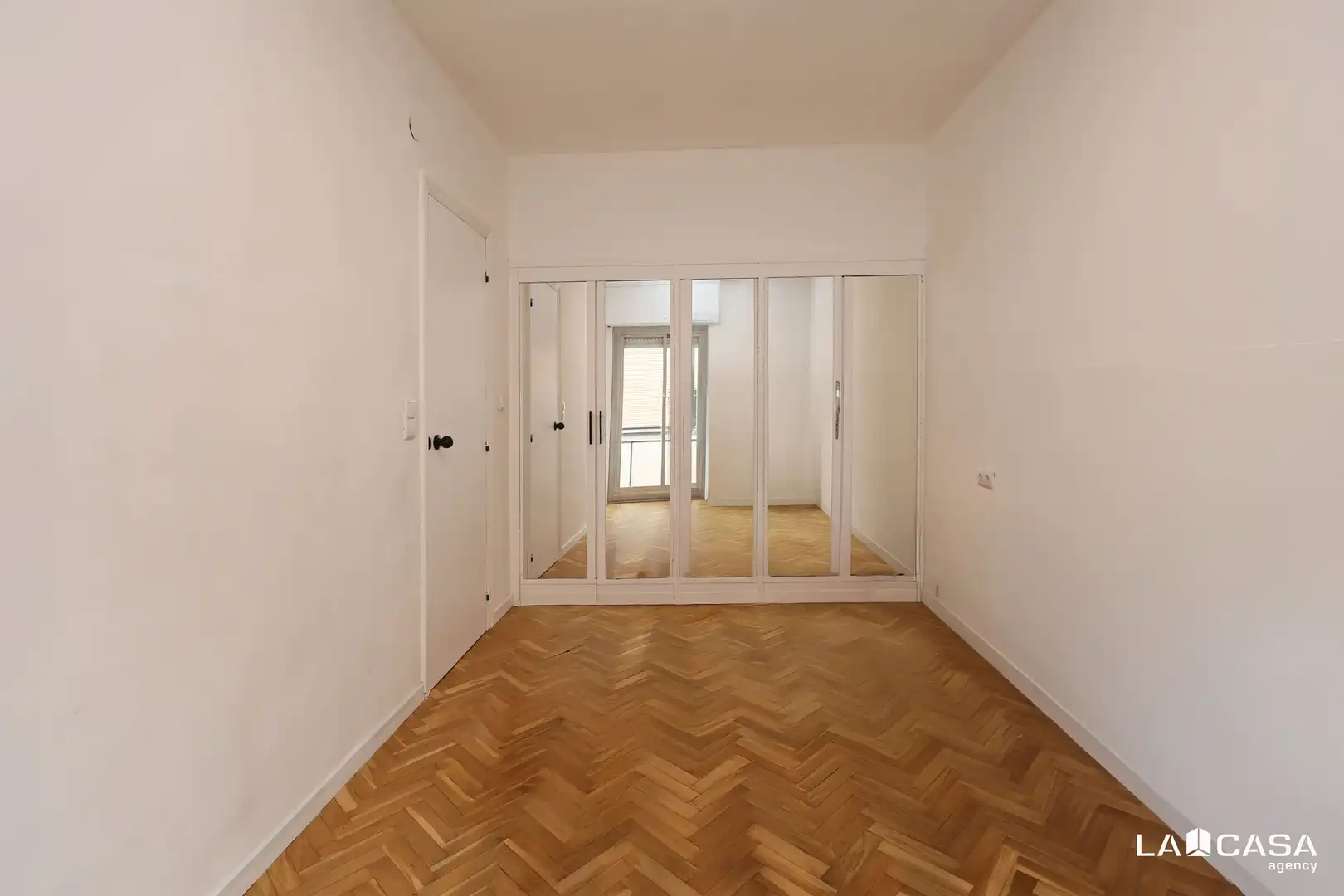 Piso en venta en Barcelona con Balcón
