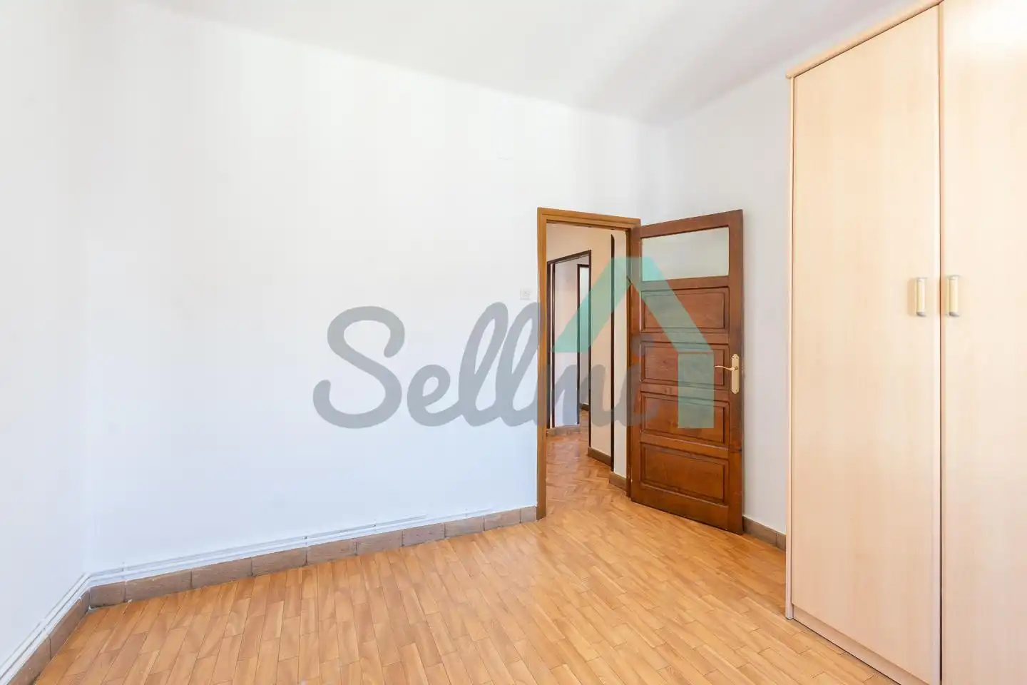 Habitación de Piso de alquiler en Oviedo  con Calefacción y Amueblado