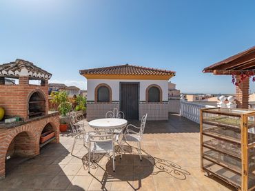 Casa con balcone in vendita a Centro