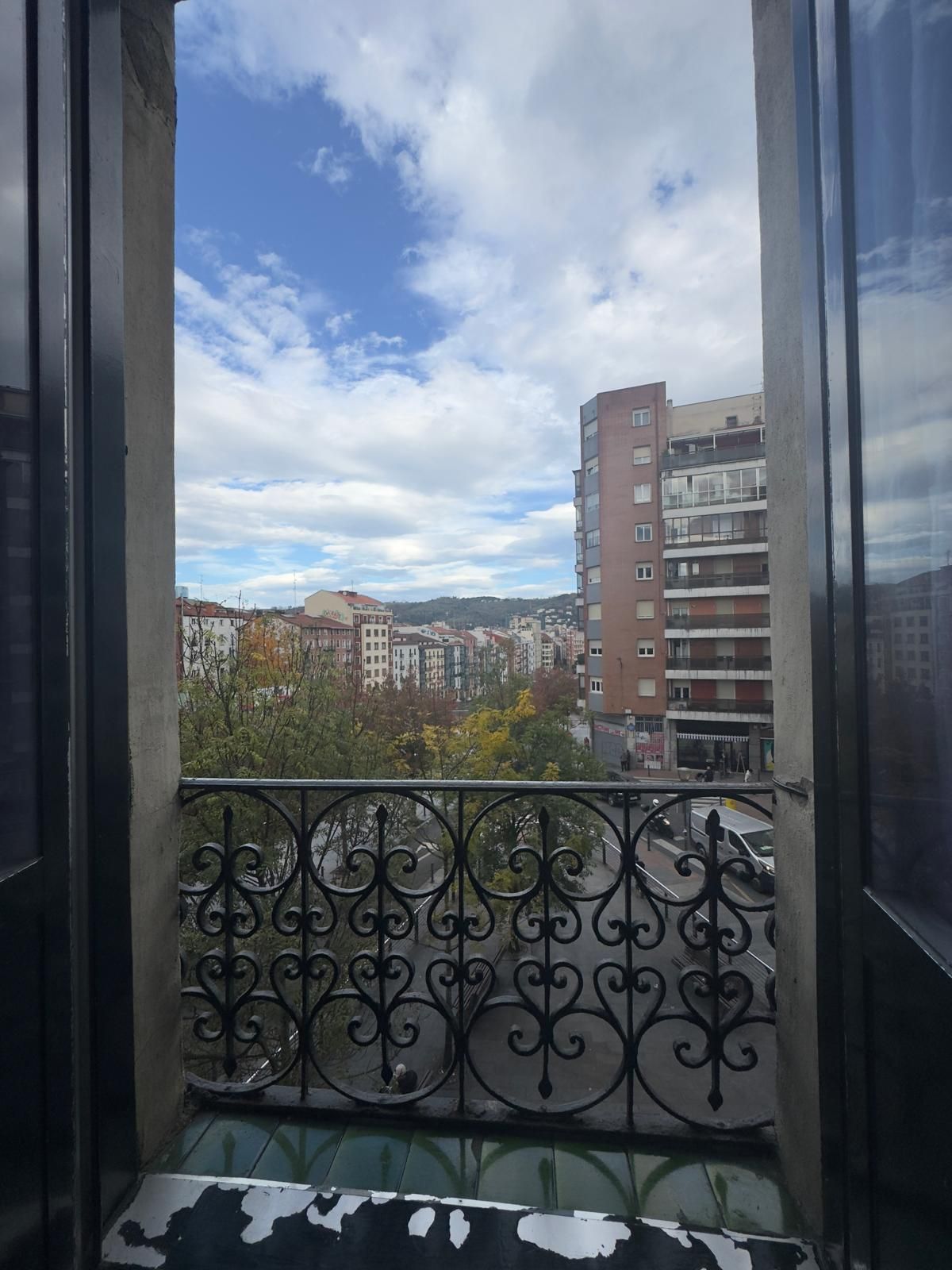 Vista exterior de Piso en venta en Bilbao  con Balcón