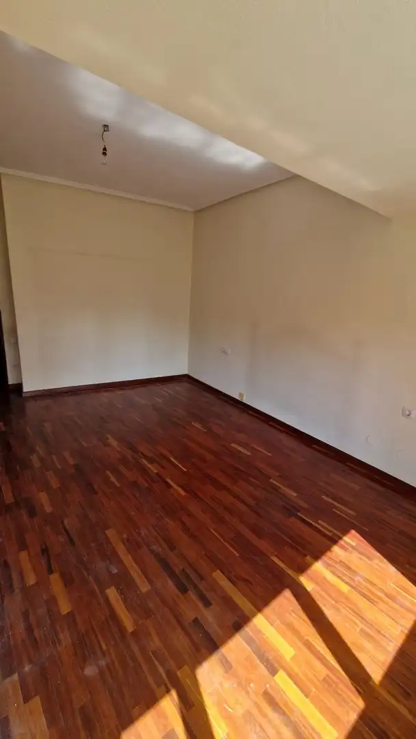 Schlafzimmer von Büro zur Miete in León Capital  mit Terrasse