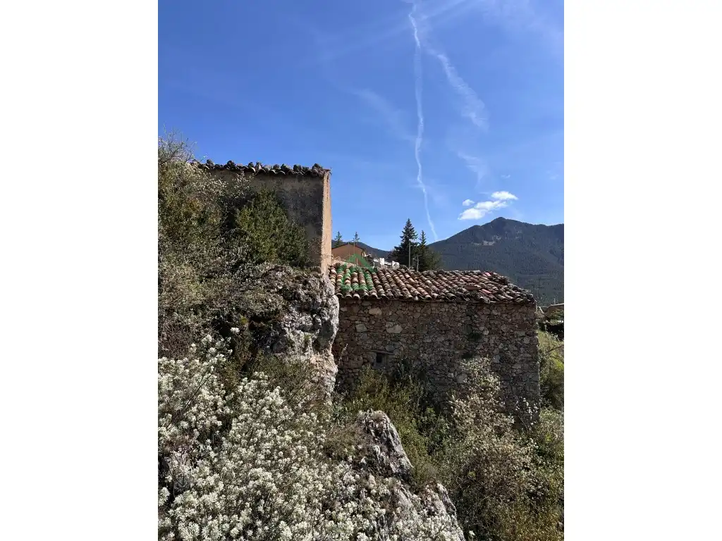 Vista exterior de Pis en venda en Josa i Tuixén