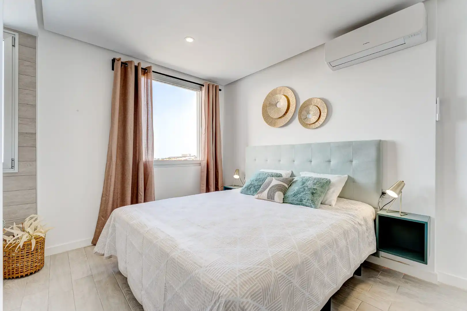 Dormitori de Apartament en venda en Adeje amb Terrassa, Piscina i Moblat