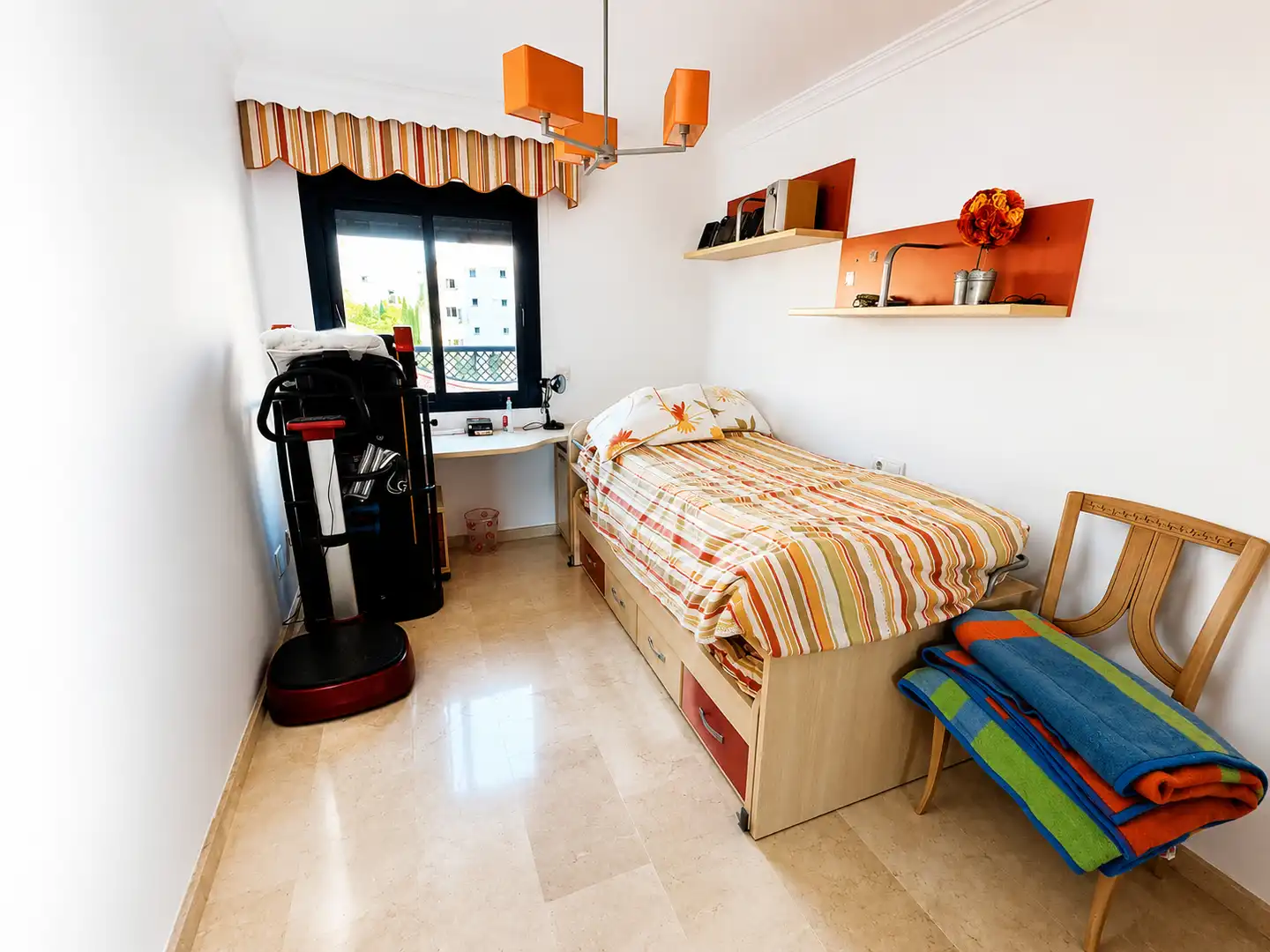 Habitación de Piso en venta en Torremolinos con Aire acondicionado, Terraza y Amueblado