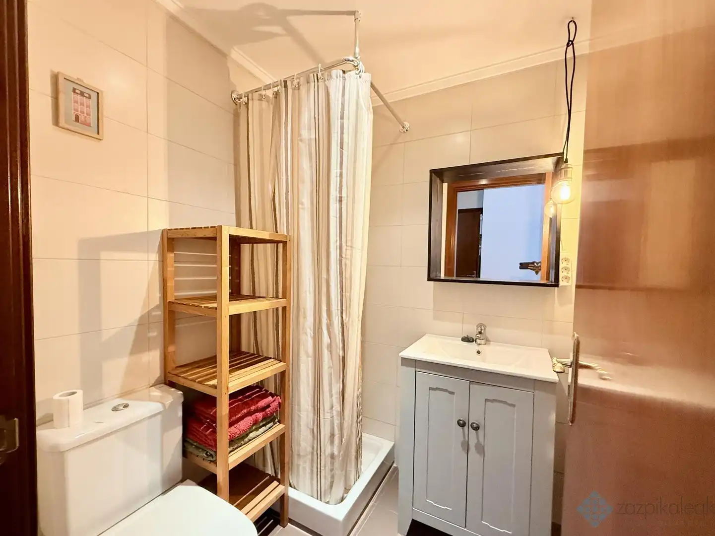 Bathroom of Flat for share in Bilbao   with Furnished