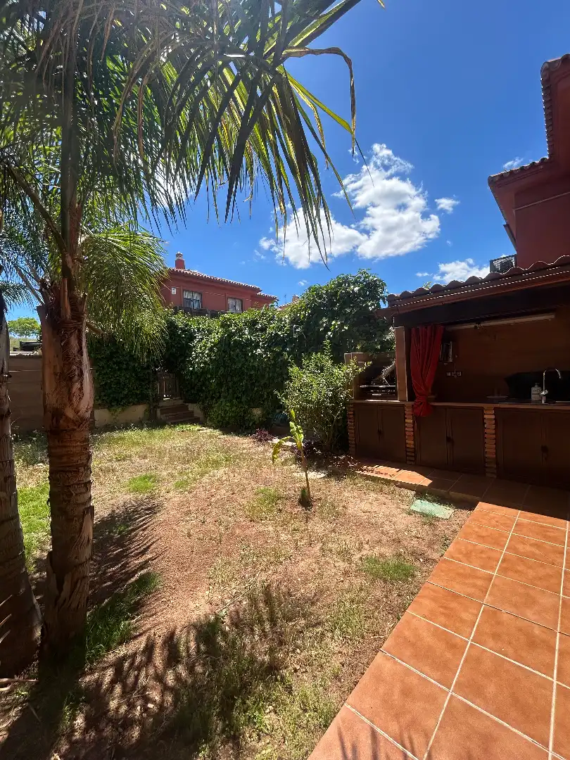Garten von Einfamilien-Reihenhaus zum Verkauf in Alhaurín de la Torre mit Klimaanlage, Privatgarten und Terrasse
