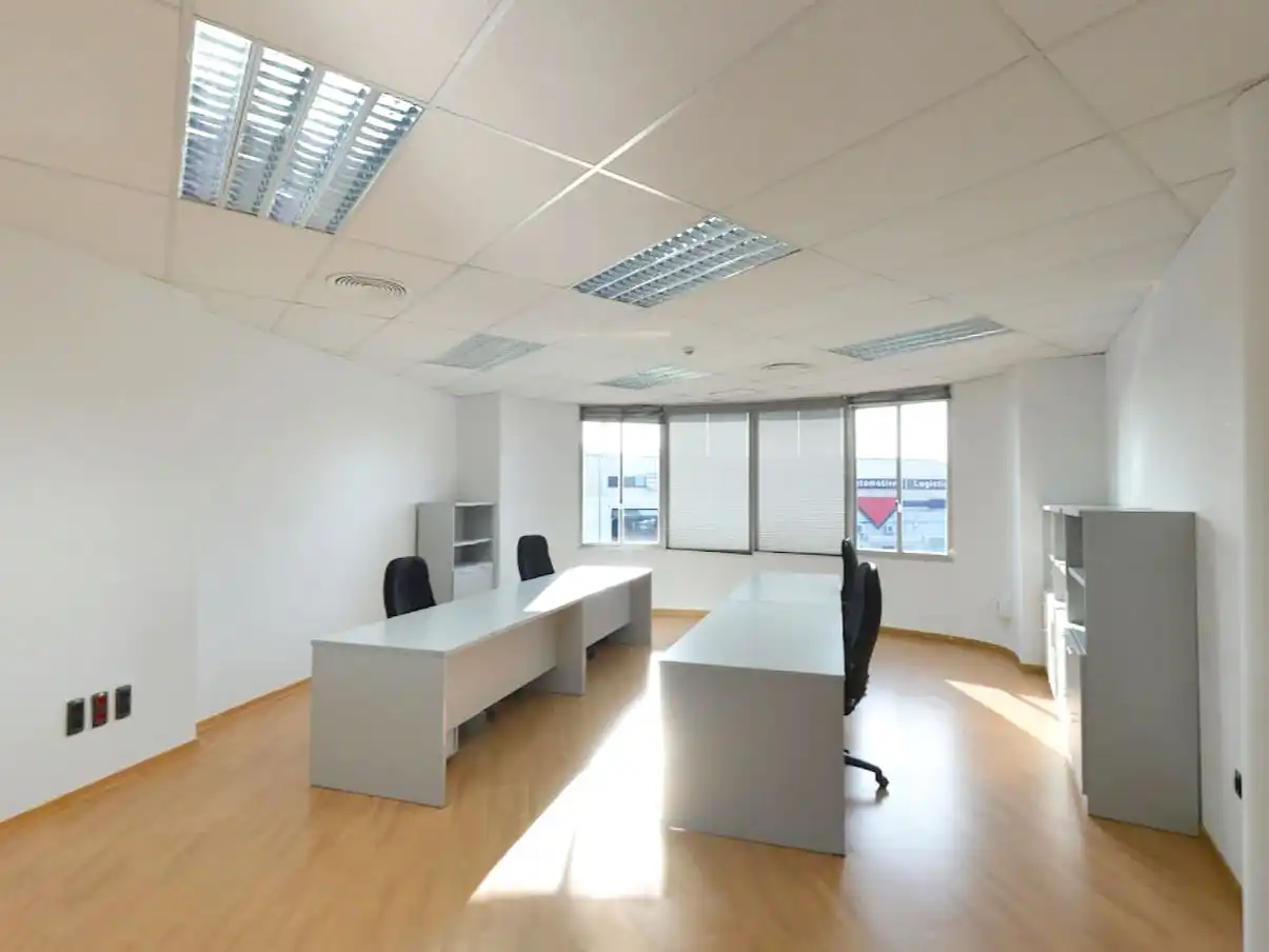 Oficina de alquiler en Norte 