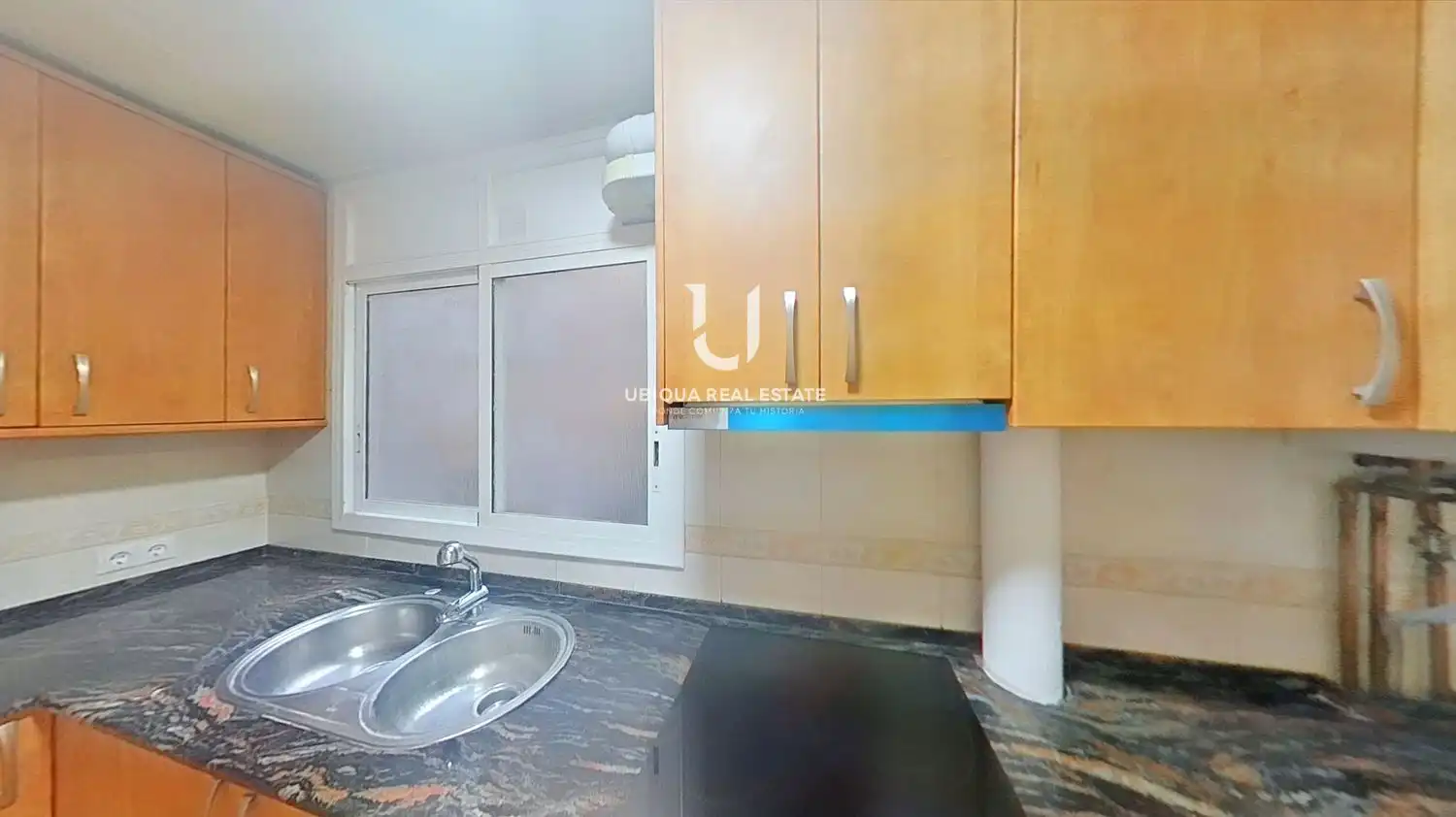 Küche von Wohnung zum Verkauf in Sant Feliu de Llobregat mit Heizung und Ofen