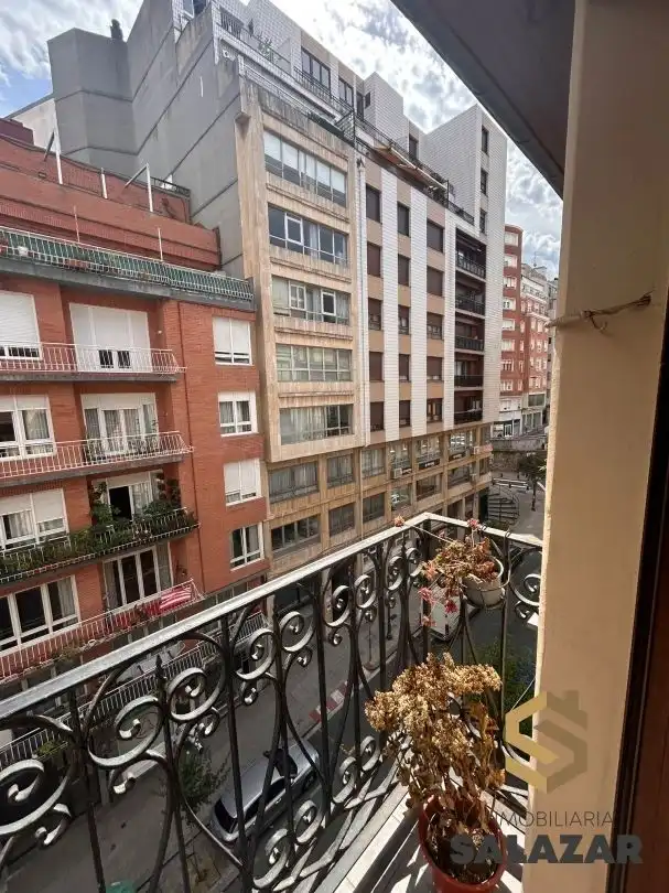 Exterior view of Flat for rent in Bilbao   with Balcony