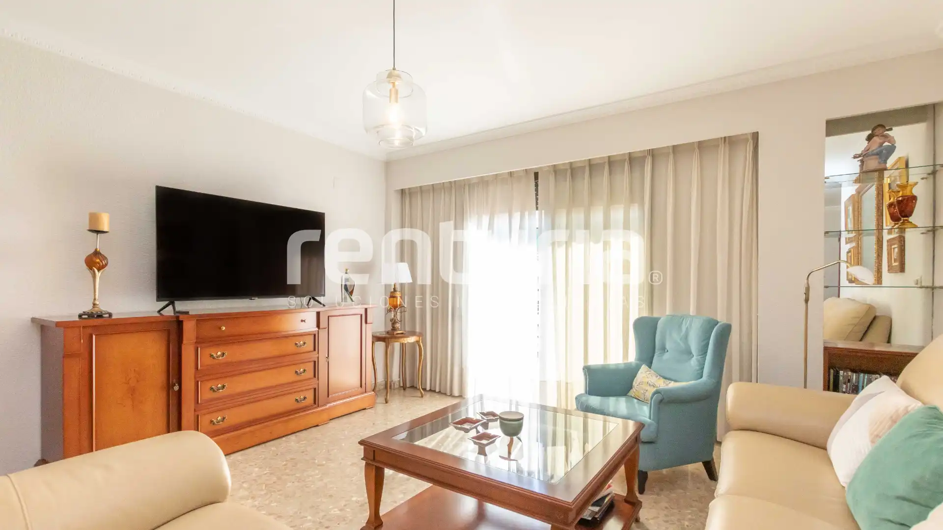 Sala d'estar de Pis de lloguer en  Valencia Capital amb Aire condicionat, Calefacció i Moblat