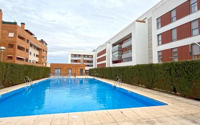 Piscina de Pis en venda en Mairena del Aljarafe amb Aire condicionat, Terrassa i Traster