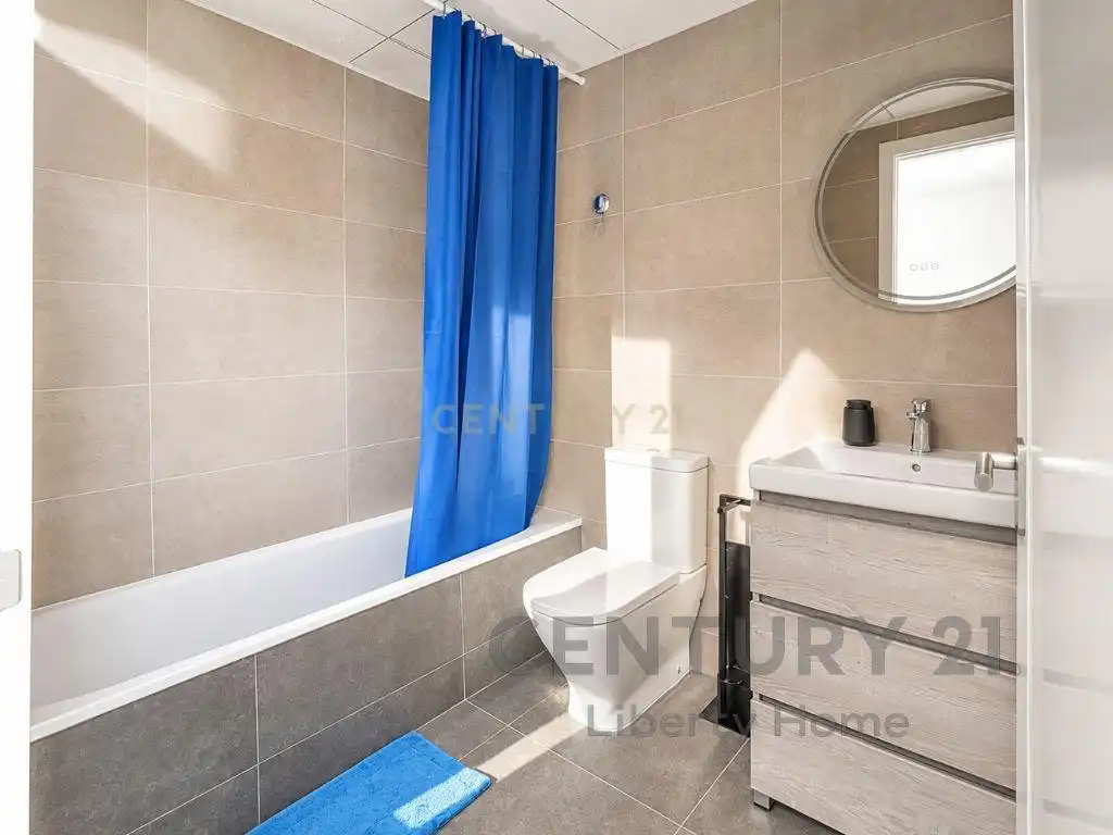 Bany de Apartament de lloguer en Valencia amb Aire condicionat, Jardí privat i Forn