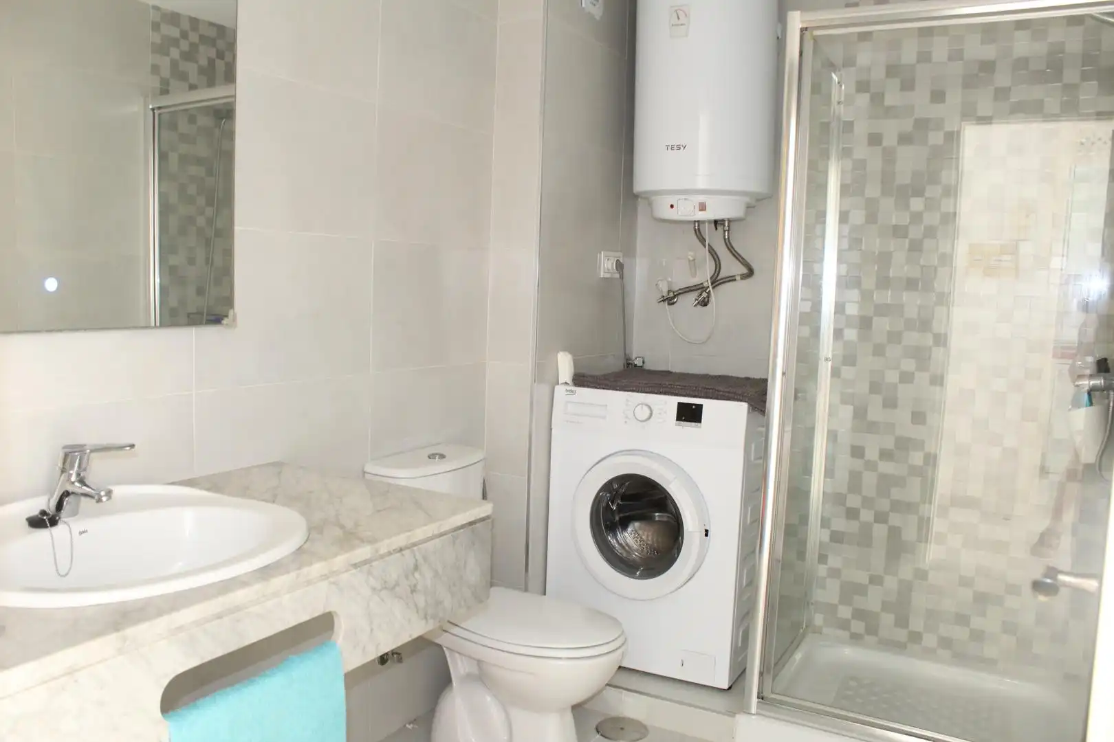 Bany de Apartament en venda en Roquetas de Mar amb Aire condicionat, Terrassa i Piscina