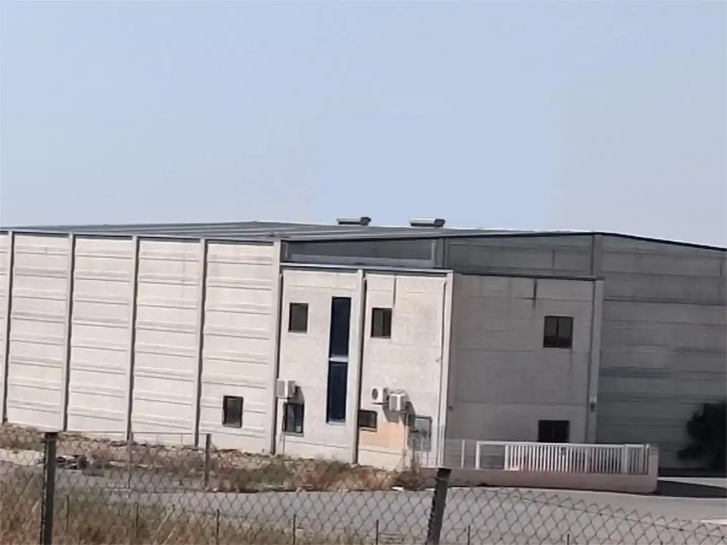 Vista exterior de Nau industrial en venda en Llíria