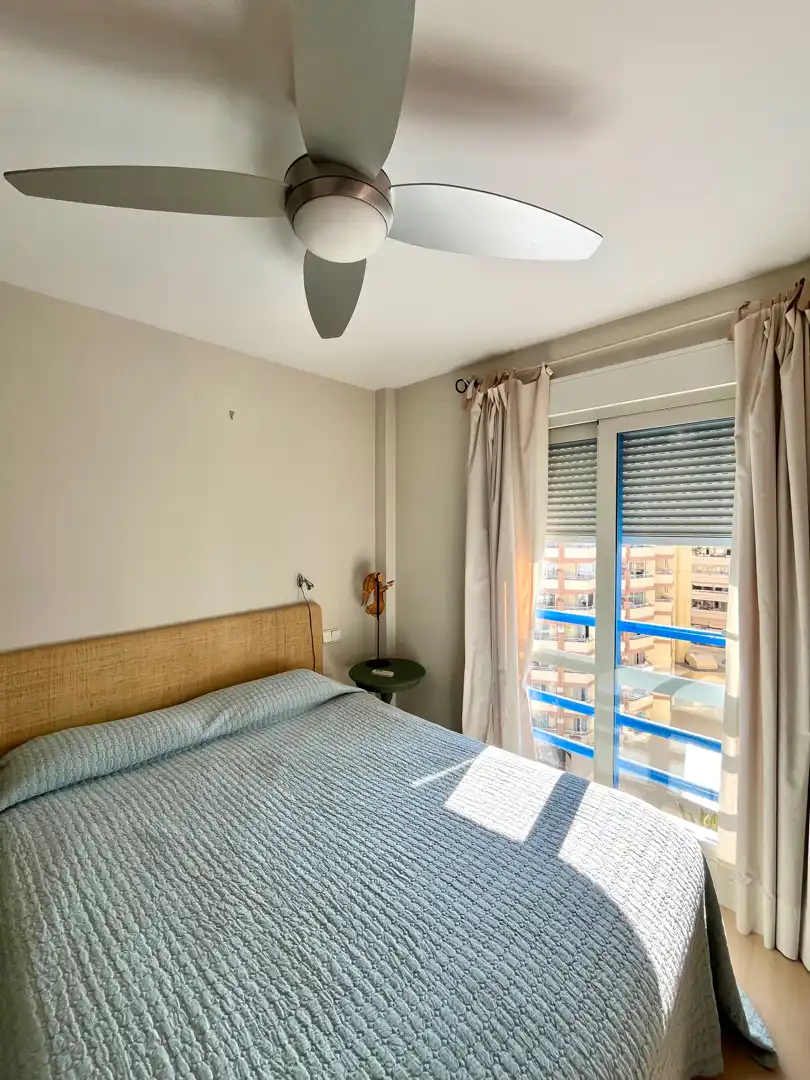 Habitación de Piso de alquiler en Marbella con Aire acondicionado, Calefacción y Parquet