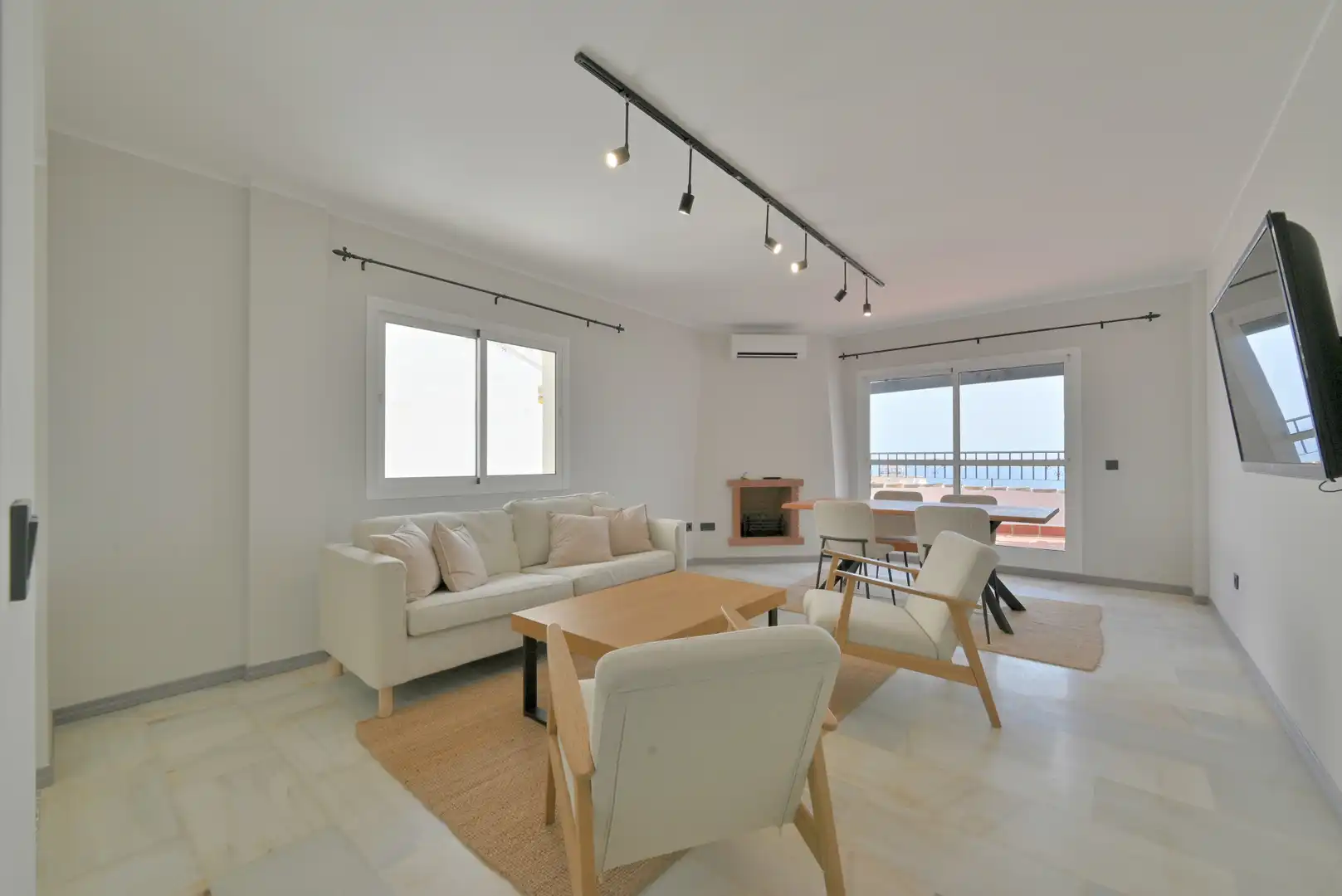 Apartament amb piscina en venda a Calahonda, imagen 3