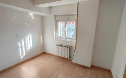 Bedroom of Flat for sale in  Madrid Capital