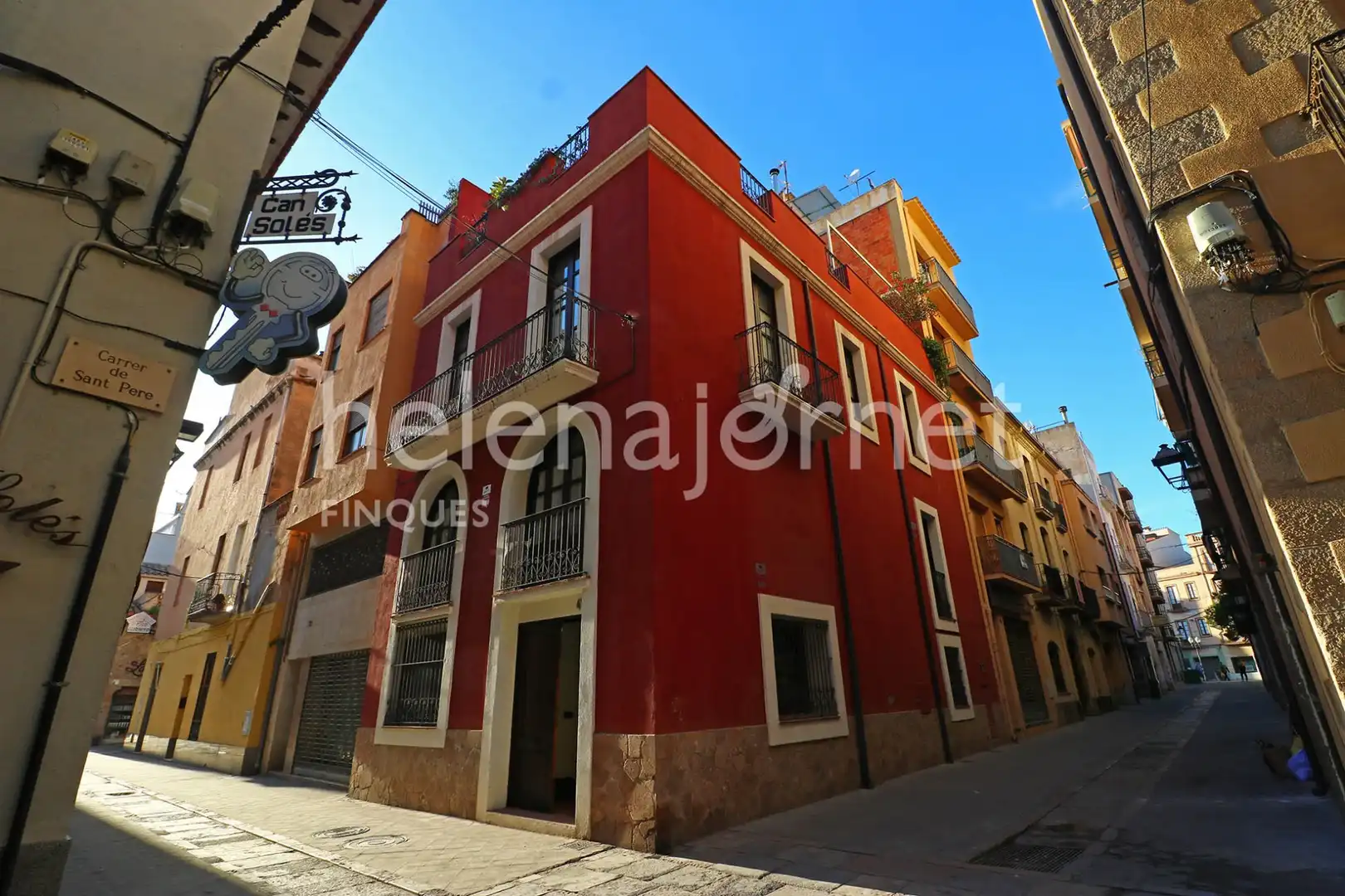 Vista exterior de Casa adosada en venda en Sant Feliu de Guíxols amb Calefacció, Terrassa i Alarma