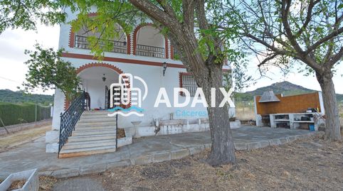 Foto 3 de Casa adosada en venta en Carretera de Sierra de Fuentes Cáceres, Valdesalor - Rincón de Ballesteros, Cáceres Capital