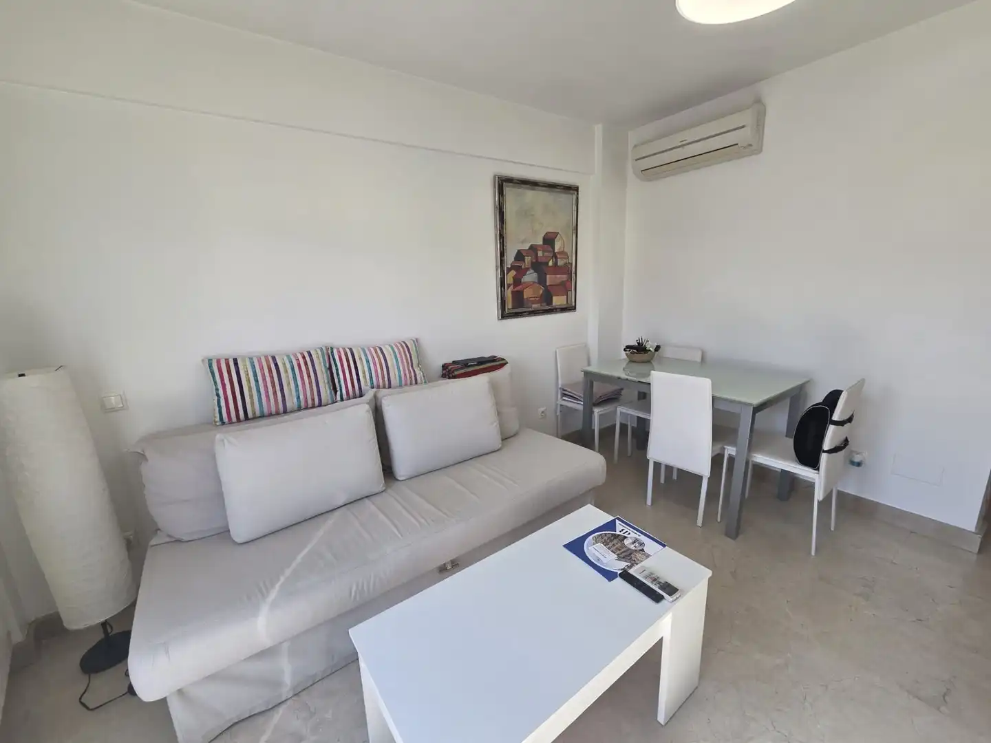 Wohnzimmer von Maisonette zum Verkauf in Cobeña mit Klimaanlage, Heizung und Terrasse