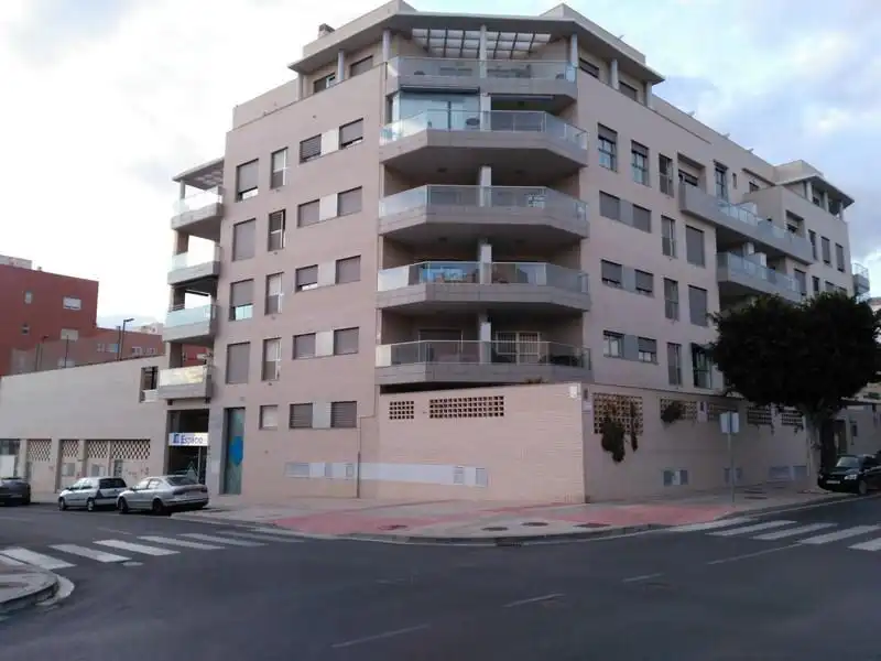 Vista exterior de Planta baja en venta en Almería con Aire acondicionado, Terraza y Trastero