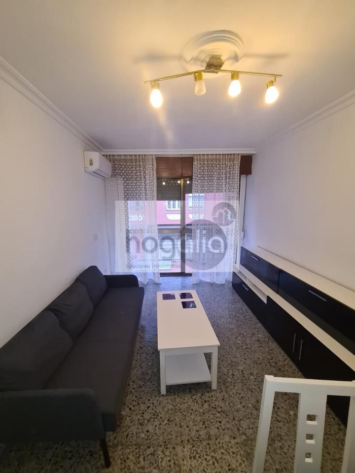 Wohnzimmer von Wohnung zur Miete in  Sevilla Capital mit Klimaanlage, Terrasse und Möbliert