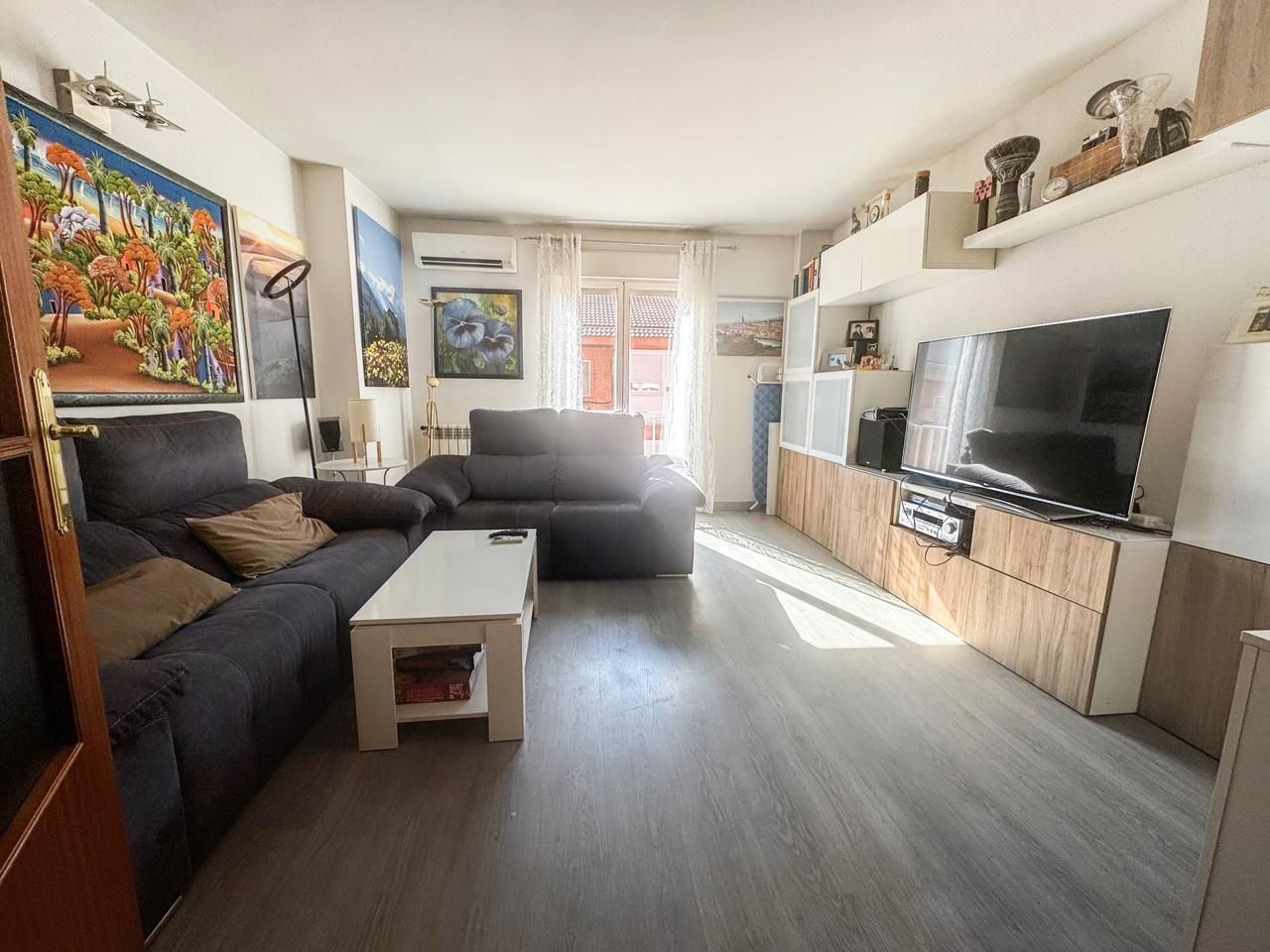 Living room of Flat for sale in  Madrid Capital  with Air Conditioner, Heating and Storage room
