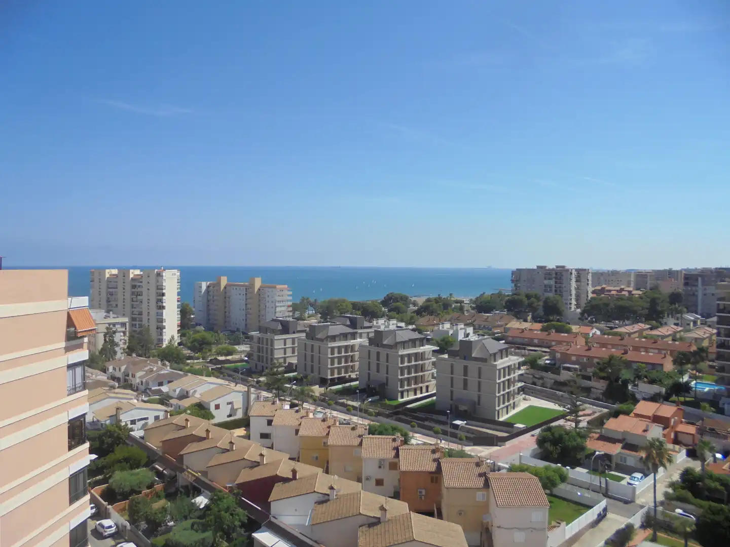 Vista exterior de Apartamento en venta en Benicasim / Benicàssim con Aire acondicionado, Terraza y Amueblado