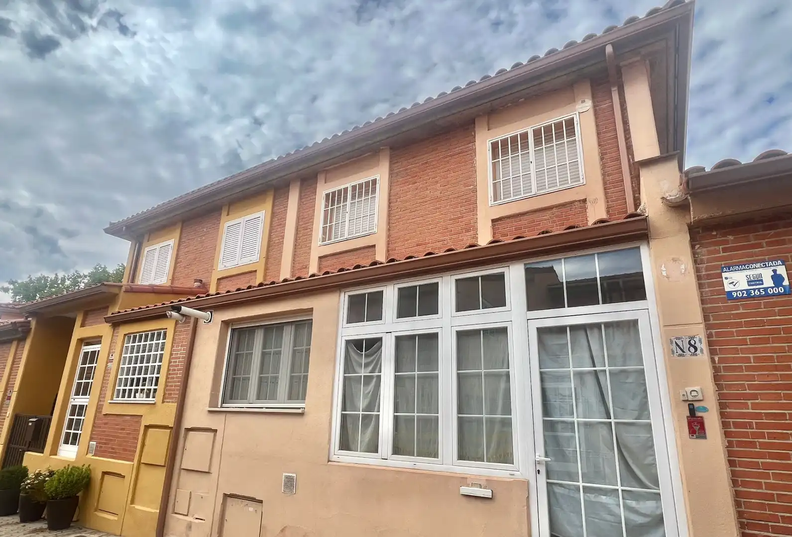 Vista exterior de Casa adosada en venta en Madrid con Aire acondicionado, Calefacción y Jardín privado