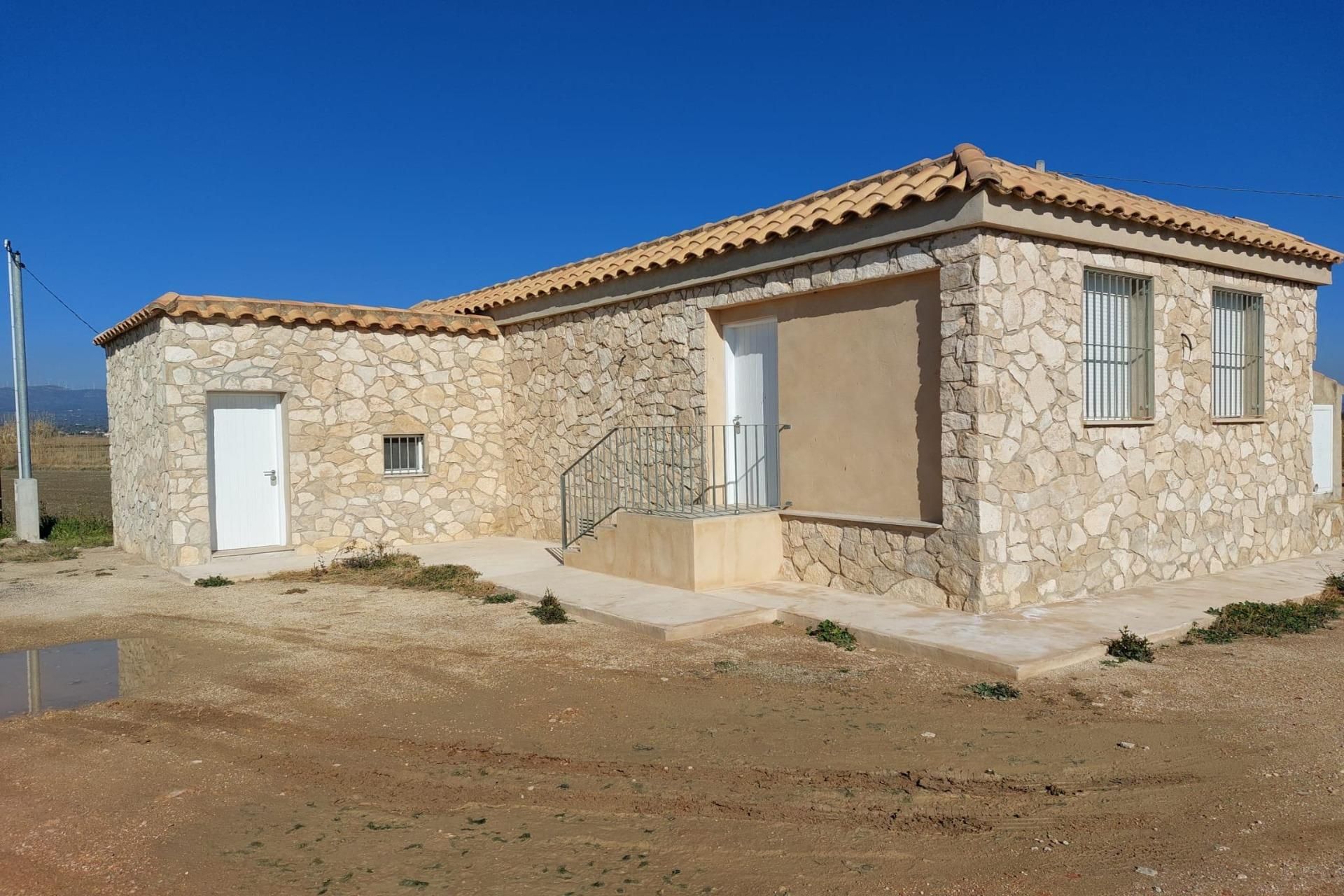 Exterior view of Country house for sale in L'Ampolla  with Private garden