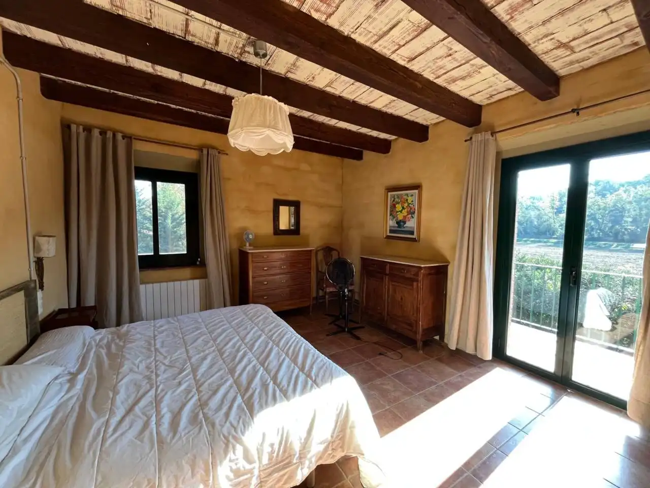 Habitación de Finca rústica de alquiler en Aiguaviva con Calefacción, Jardín privado y Terraza