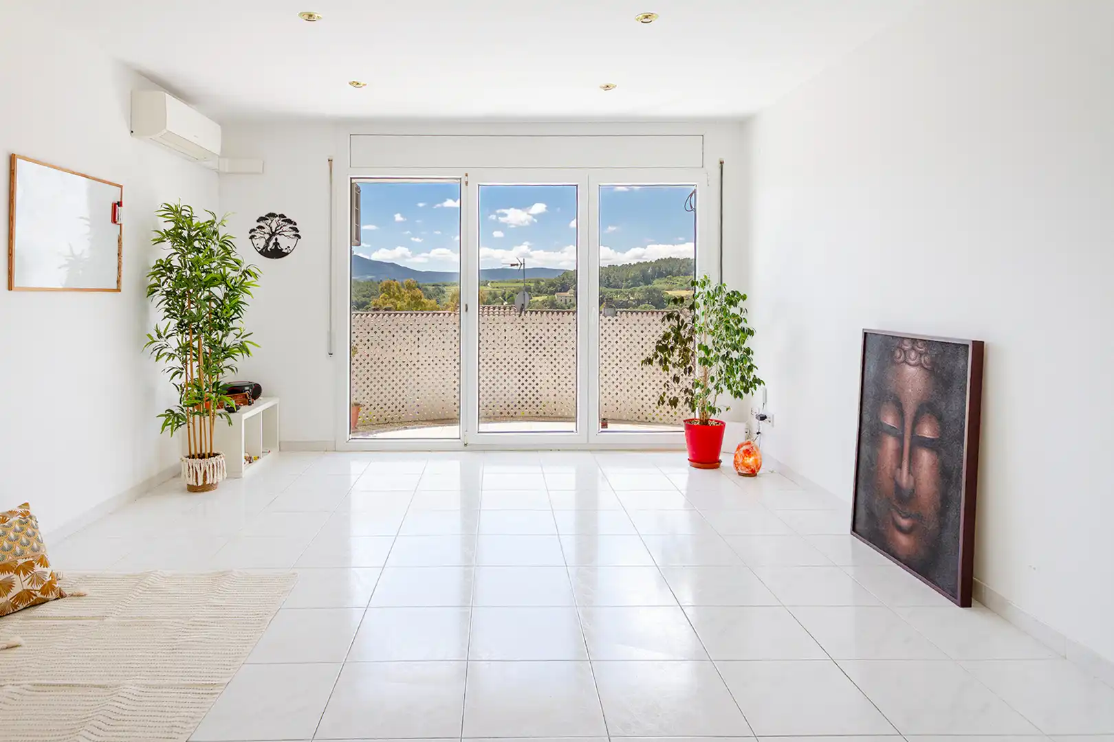 Sala de estar de Piso en venta en Sant Esteve Sesrovires con Aire acondicionado, Calefacción y Horno