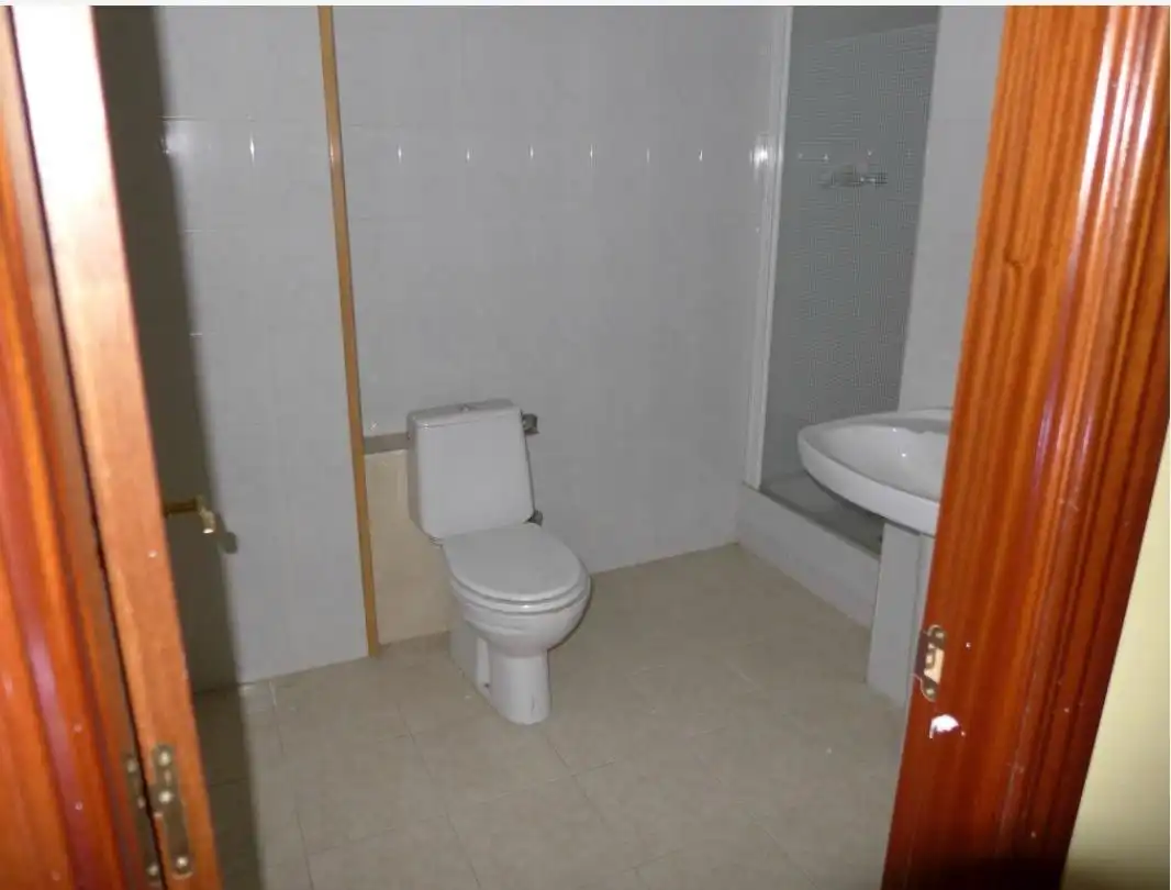 Badezimmer von Geschaftsraum zum Verkauf in Íscar