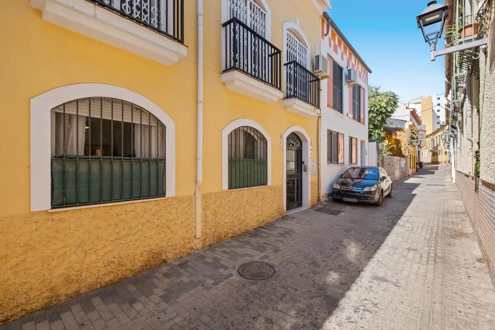 Außenansicht von Erdgeschoss zum Verkauf in Málaga mit Klimaanlage und Heizung