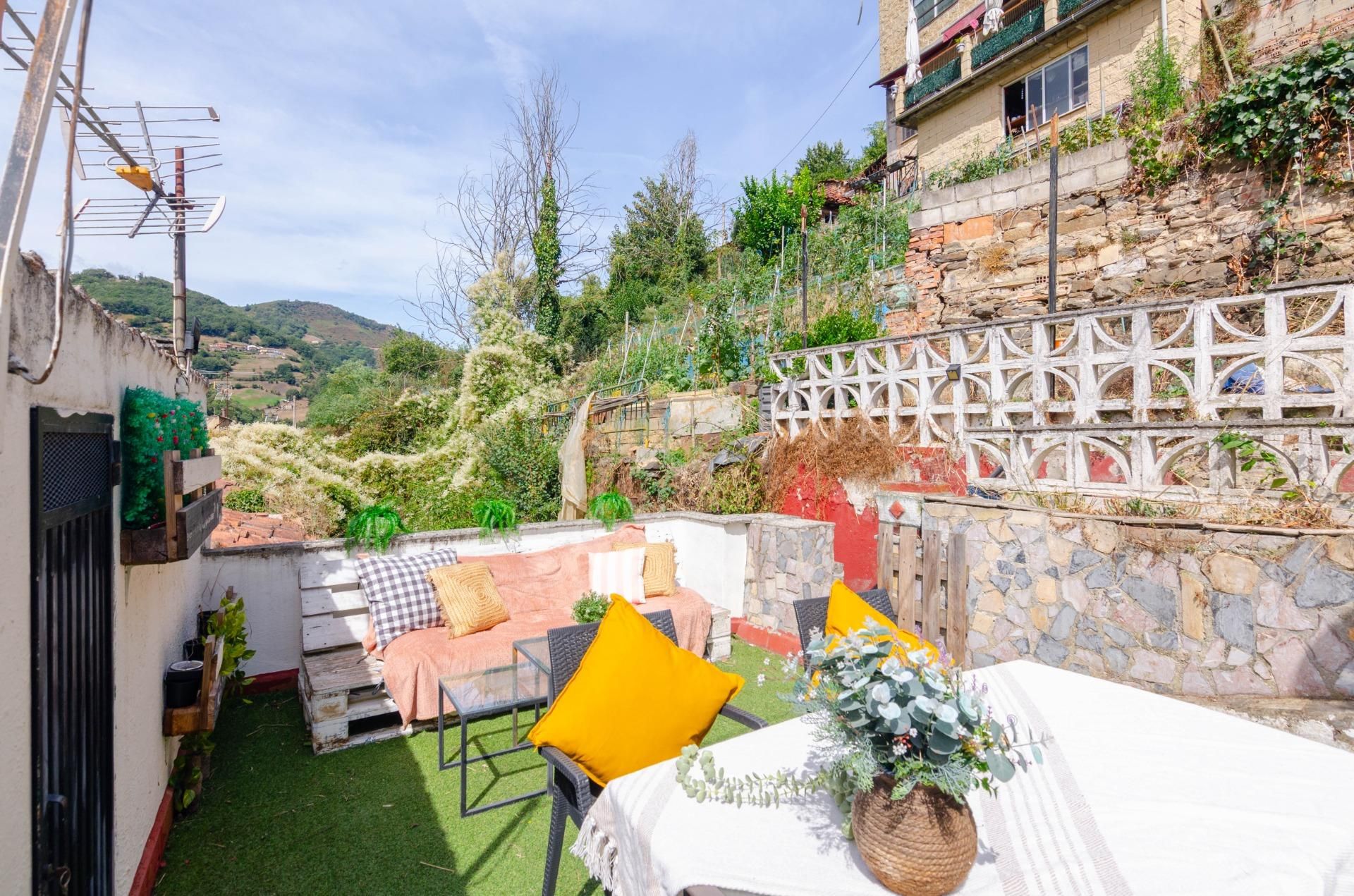Jardí de Casa o xalet en venda en Aller amb Calefacció i Terrassa