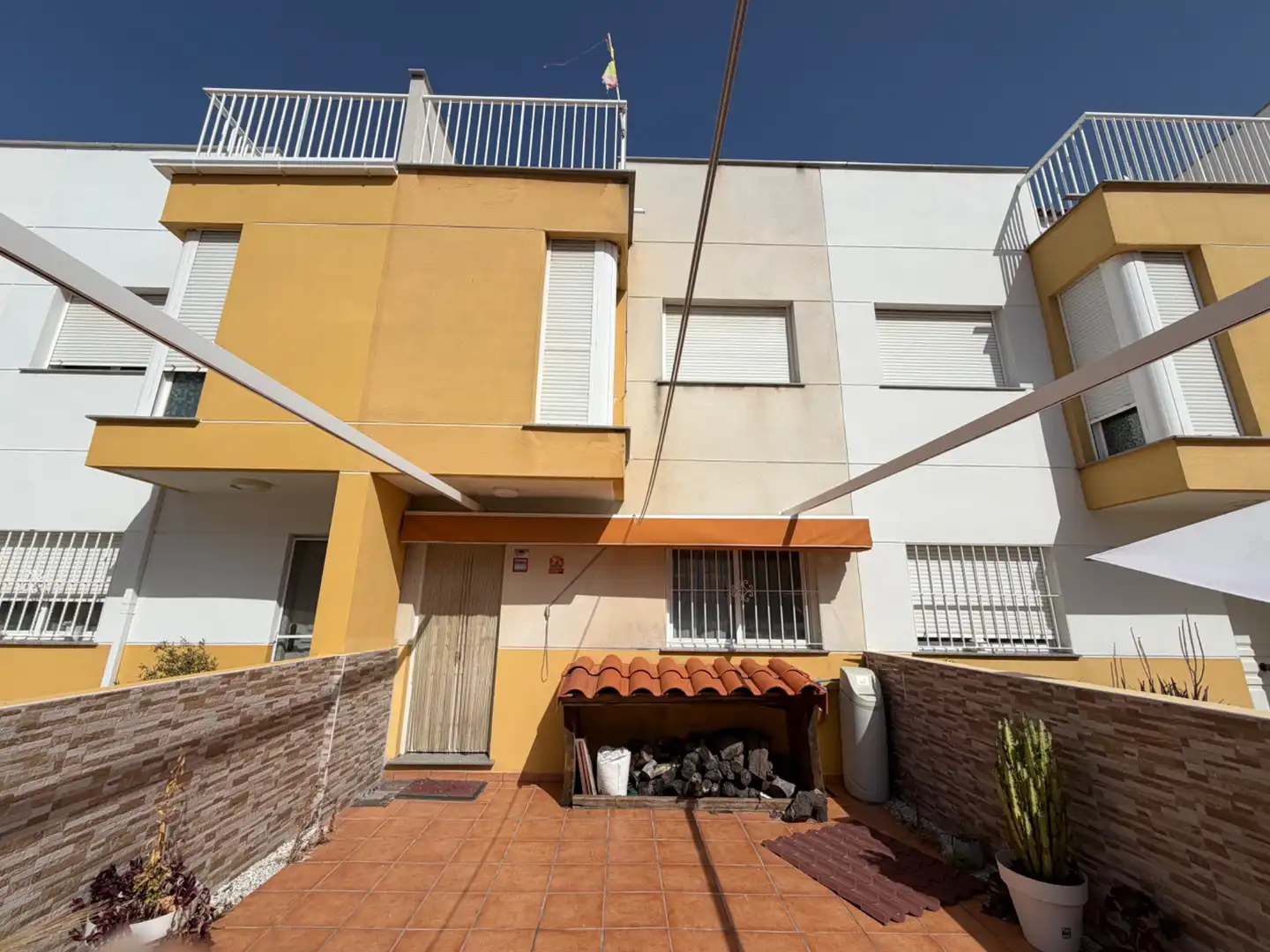 Exterior view of Detached homes for sale in Almazora / Almassora  with Air Conditioner, Parquet flooring and Terrace