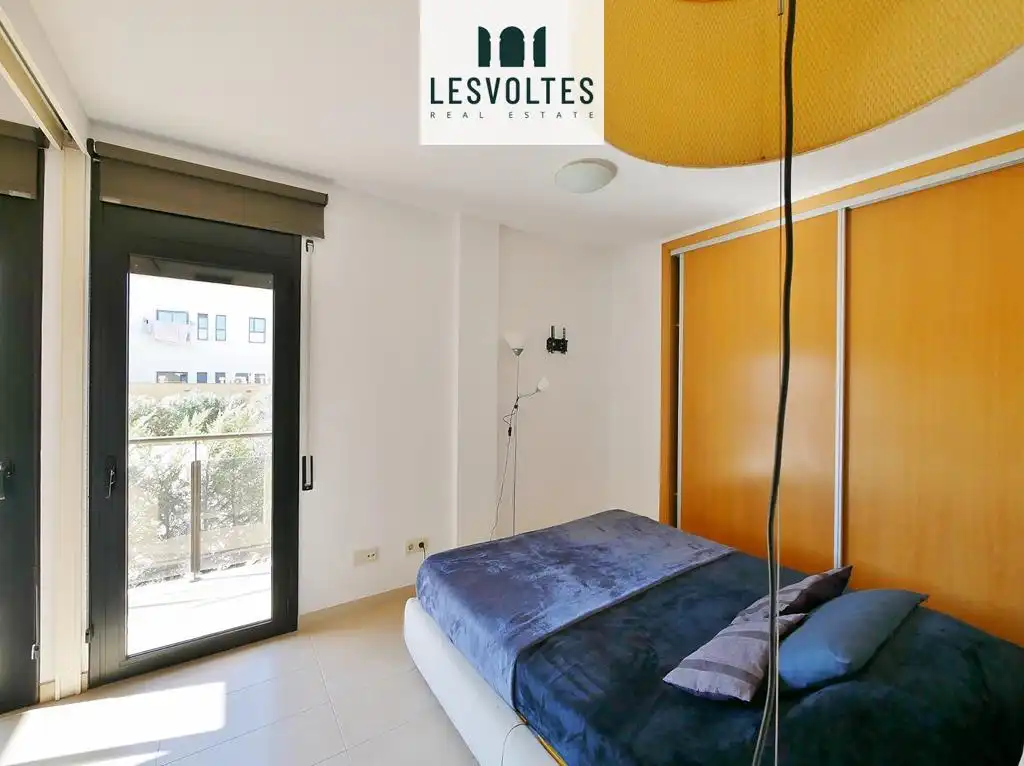 Habitación de Piso en venta en La Bisbal d'Empordà con Calefacción, Terraza y Amueblado