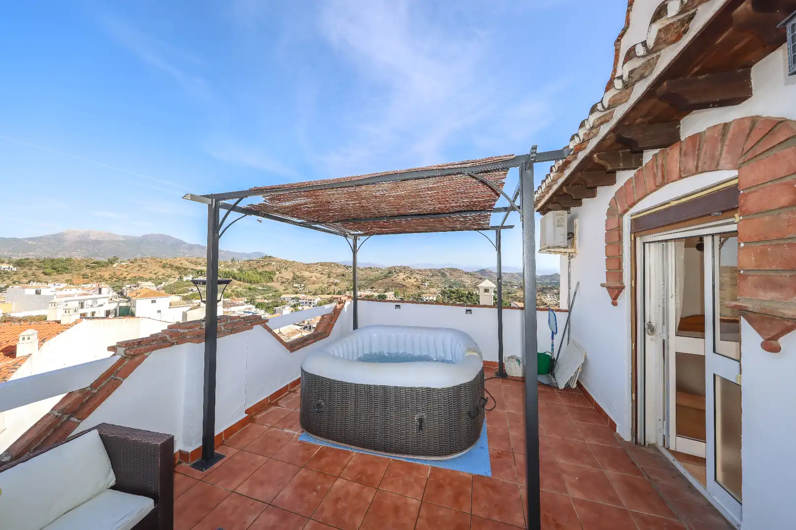 Terraza de Casa adosada en venta en Guaro con Aire acondicionado