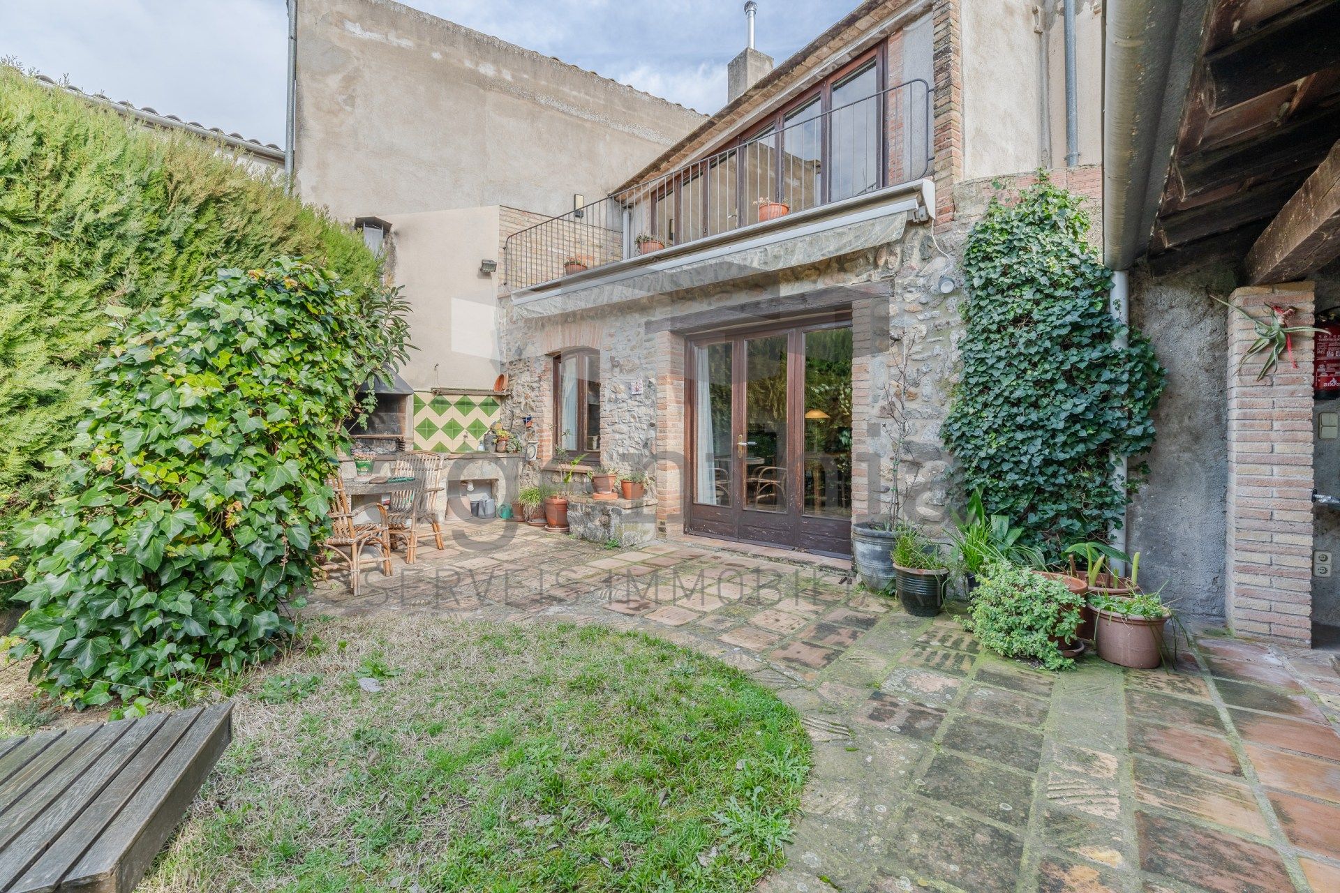 Jardín de Finca rústica en venta en Vilablareix con Calefacción, Trastero y Balcón