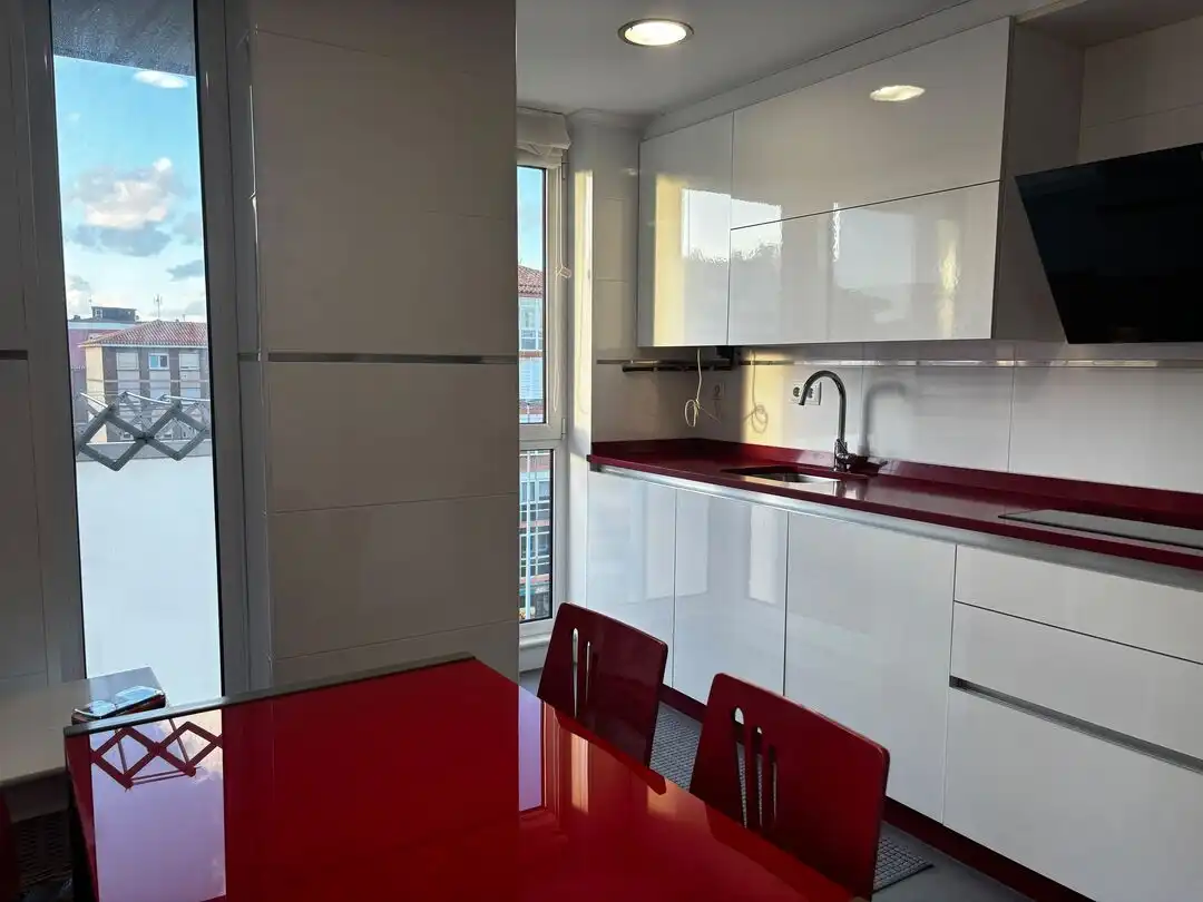 Cocina de Piso de alquiler en Santander con Trastero, Amueblado y Balcón