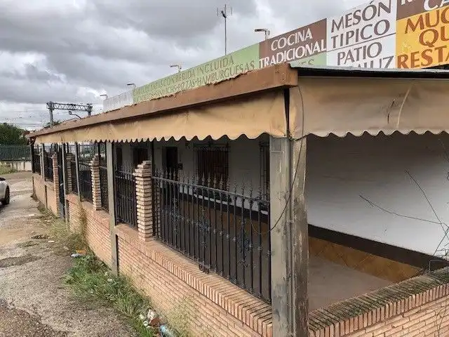 Local comercial en venta en El Carpio