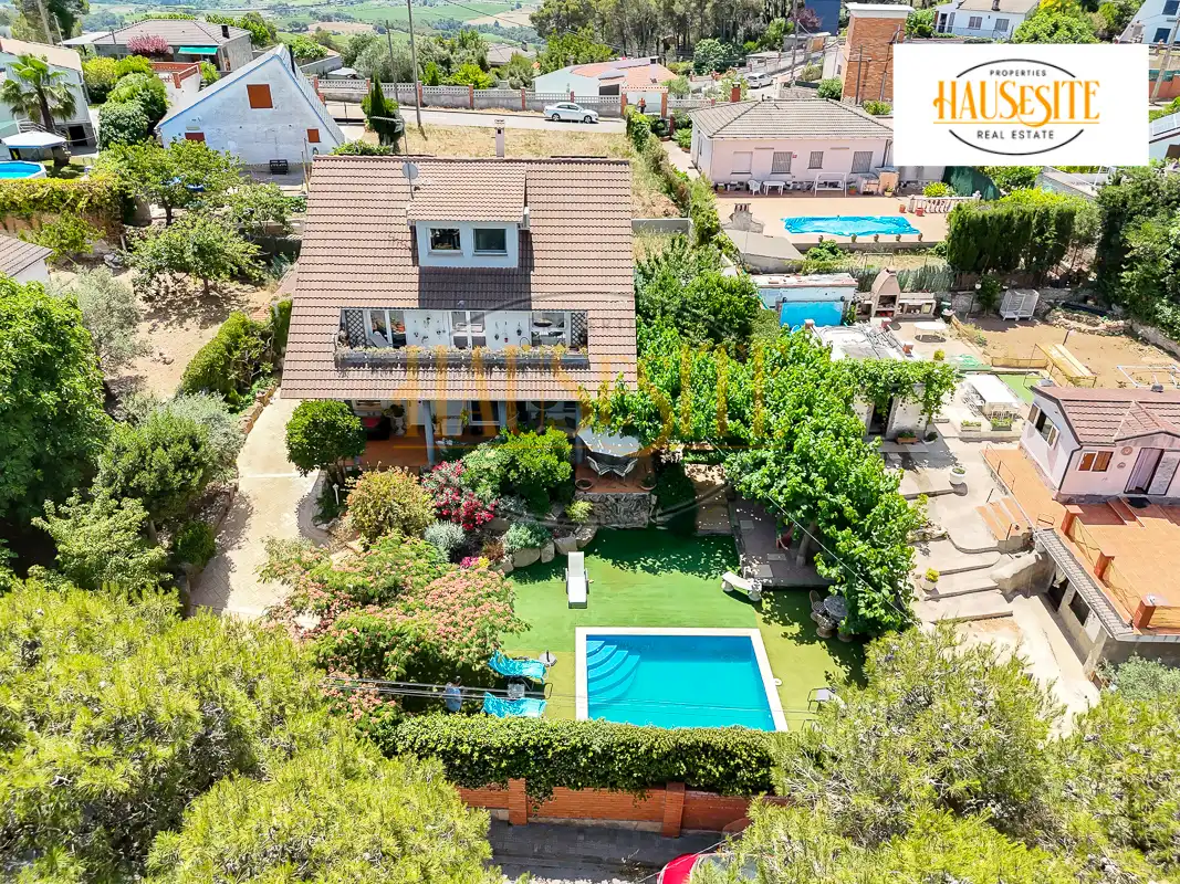 Jardín de Casa o chalet en venta en Mediona con Aire acondicionado, Calefacción y Jardín privado