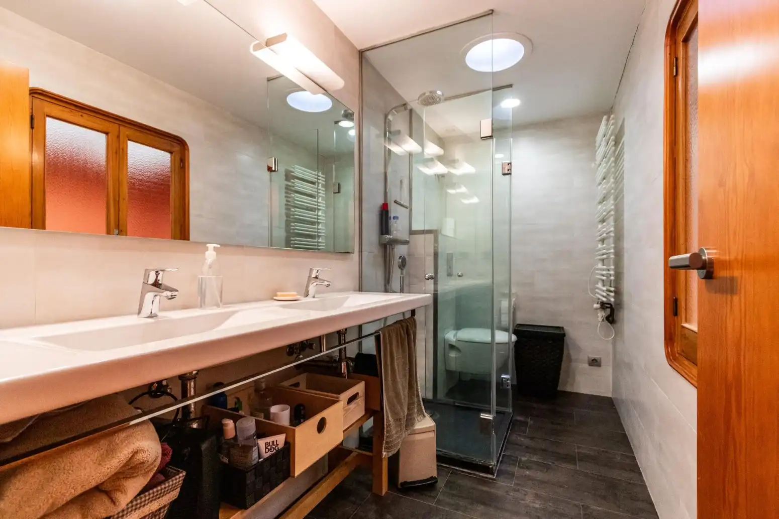 Baño de Casa adosada en venta en Terrassa con Calefacción, Parquet y Terraza