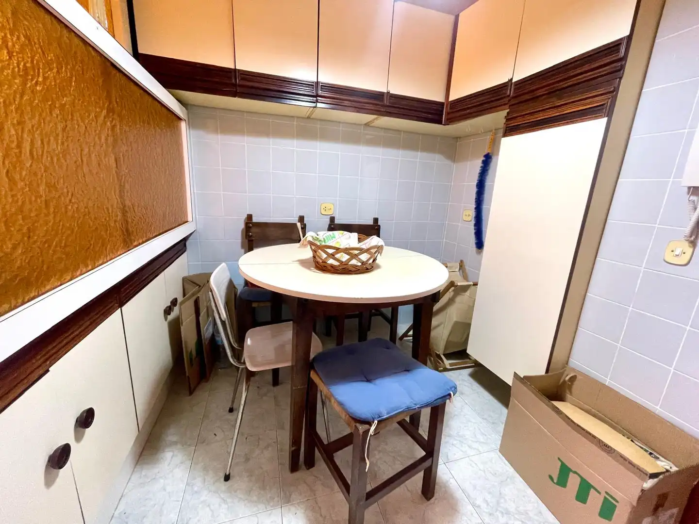 Comedor de Piso en venta en Bilbao  con Calefacción y Amueblado
