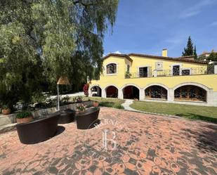 Vista exterior de Finca rústica en venda en Cabrera de Mar amb Aire condicionat, Terrassa i Piscina